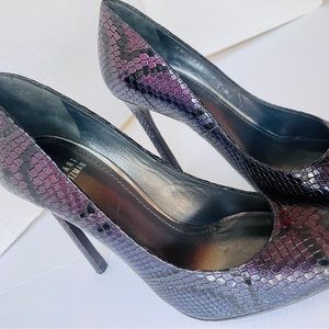 Stuart Weitzman Python Snakeskin Purple Metallic Pumps, size 7.5 FALL